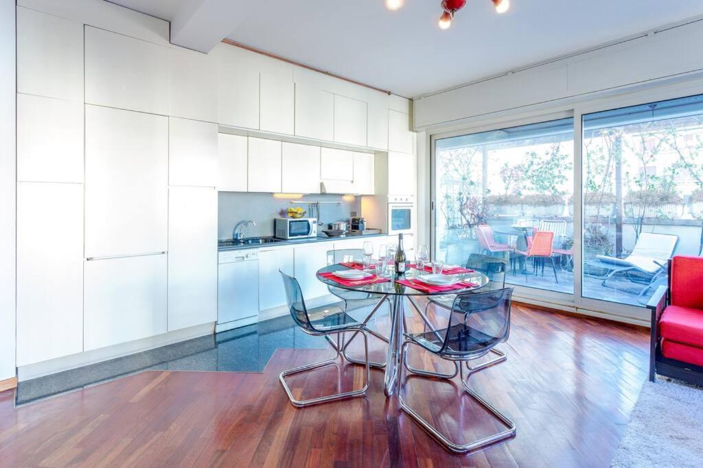 Duomo 10 Min Luxury • Terrazzo • Wi-Fi • Netflix Apartment Милано Екстериор снимка
