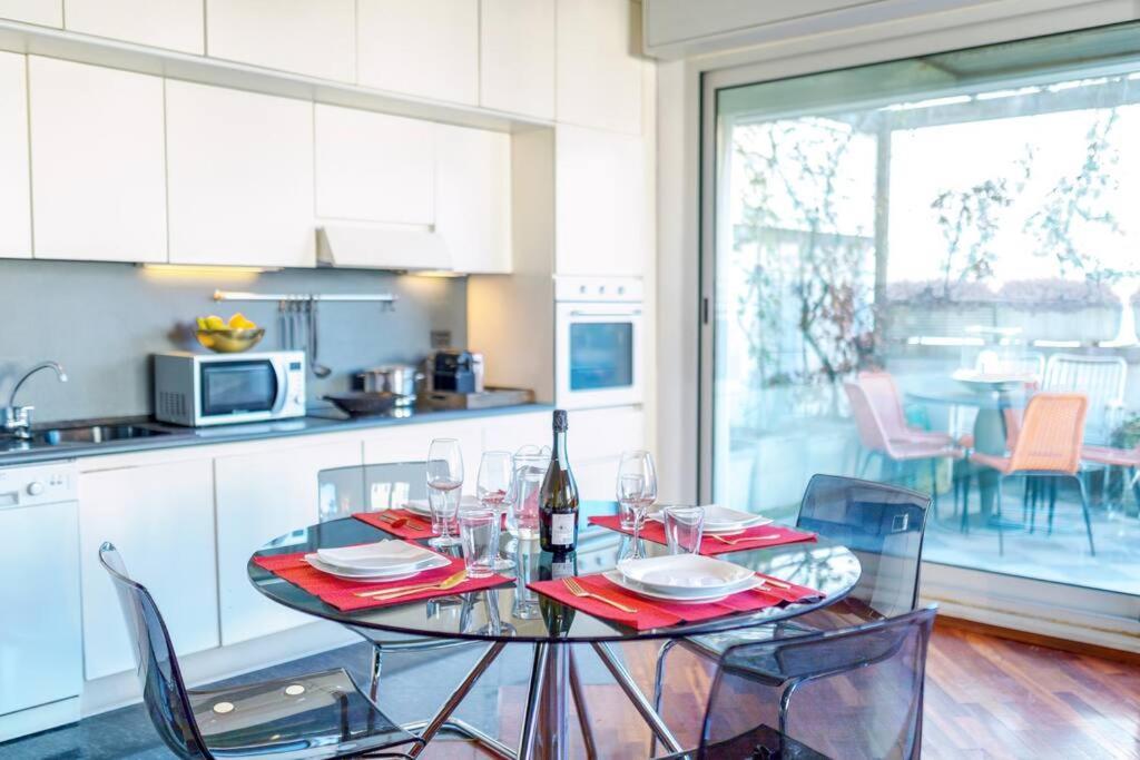 Duomo 10 Min Luxury • Terrazzo • Wi-Fi • Netflix Apartment Милано Екстериор снимка