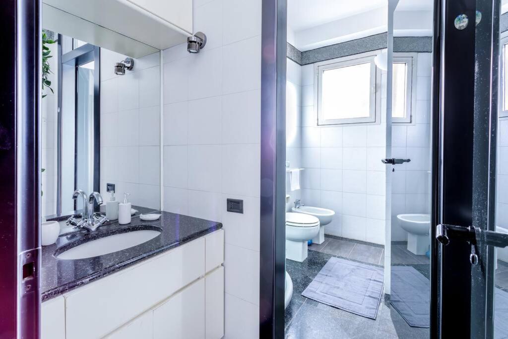 Duomo 10 Min Luxury • Terrazzo • Wi-Fi • Netflix Apartment Милано Екстериор снимка